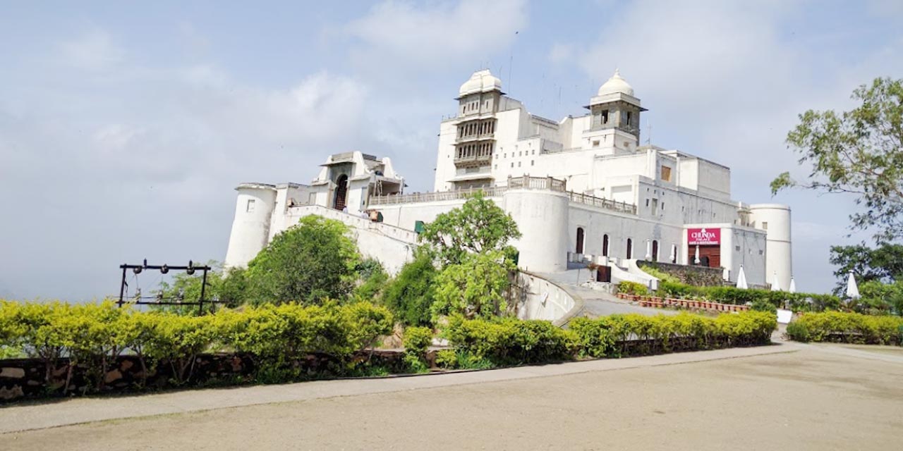 monsoon-palace-sajjangarh-palace