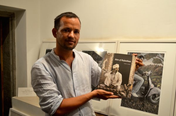 Rajesh Soni with book Men of Rajasthan (at Madri Haveli)