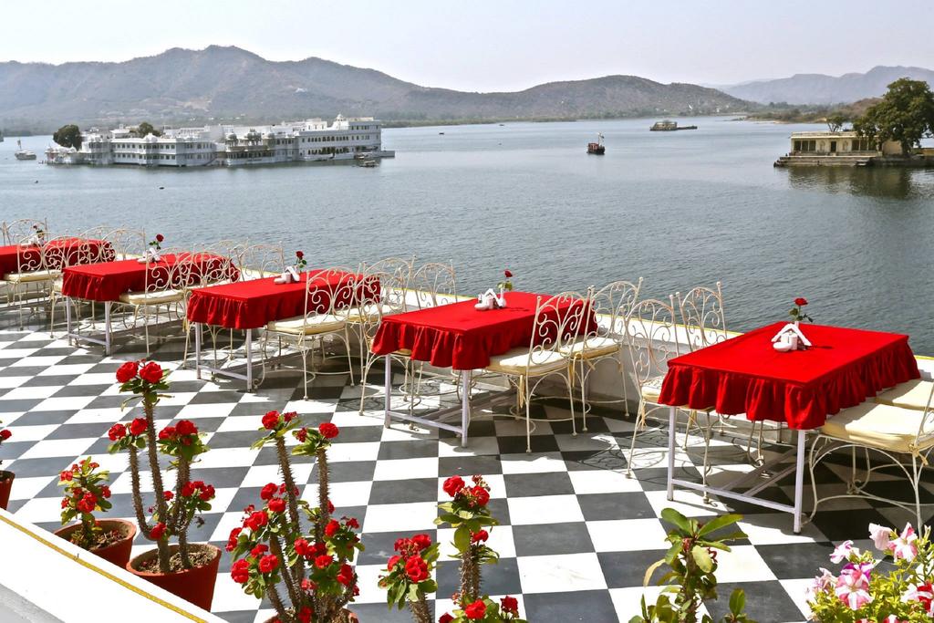 Places to have a romantic dinner on Valentine’s Day in Udaipur!