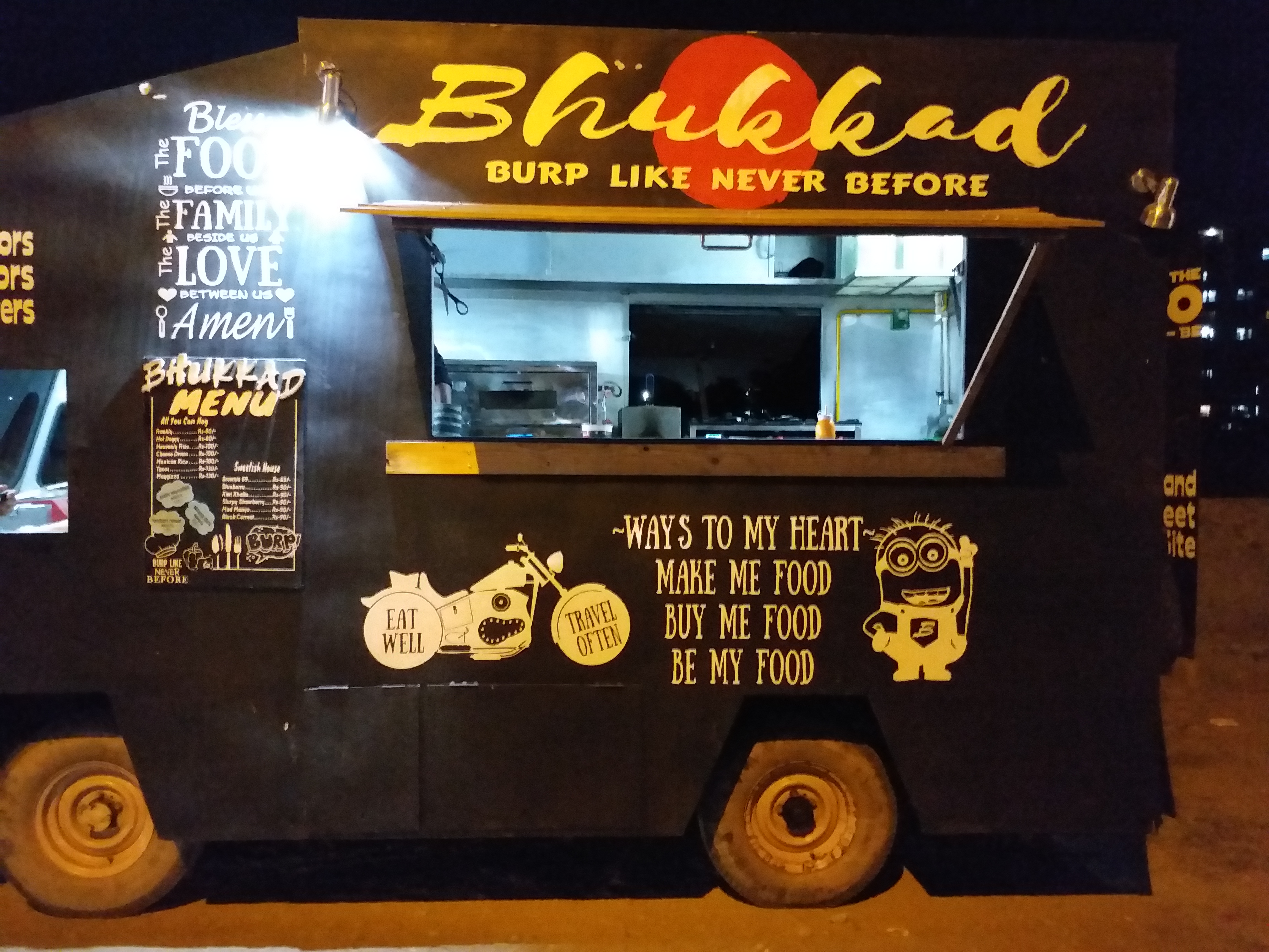 Getting along with the food truck fad – Here’s a list of Udaipur’s food trucks